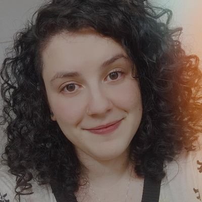 produzo umas coisas por ai, edito outras coisas por ali e organizo tudo que você precisar pra facilitar sua vida profissional 🥰