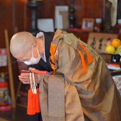 全国で唯一の女性のみが受け継いだ尼僧庵。元禄四俳女の田ステ女が創建した女性の為の修行寺です。当山庵主の半生をつづった『駆け込み寺の庵主さん』発売中。毎朝FBで朝のお勤めライブ配信中です。X担当者(在家)によるありのまんまのアマデラ事情を発信中!