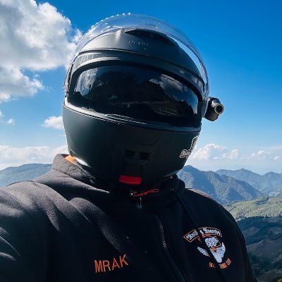 Software Engineer, Metalhead, Movies & Music, Motorcycle enthusiast.
14 years in Thailand, new to the US