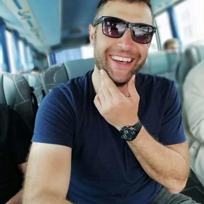 MelihTu87263843's profile picture. 35 yasında 188cm-93kg👔
Ailenizin Tek Erkeği🫂
Lütfen 🧠 Kullanın🔎
Sadece gercek HOTWİFE kadınlar🎀