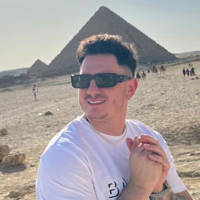 👨🏻💻 Apostador Profissional 🌍 Viajo o mundo pra assistir futebol 👑 Ajudo +70k de pessoas a também ganhar dinheiro com futebol