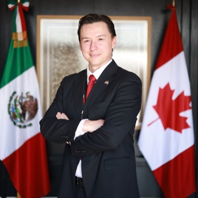 Director para 🇨🇦 y Mecanismos Trilaterales 🇨🇦🇺🇸🇲🇽 @SRE_Mx. Runner🏃🏻. Foodie👨🏻‍🍳. Fan de @Commanders 🏈, las plumas fuente🖋️ y la 📸. #OrgulloSEM