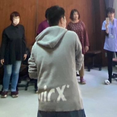 h09sportslove's profile picture. 一本歯下駄GETALABO認定インストラクター/「下駄のお兄さん」/子どもの運動教室や高齢者の健康教室の他プロアスリートのトレーニングサポートまで幅広く対応/未来は履くことで変わる