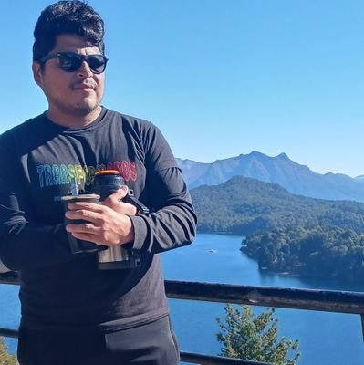 Emacariman's profile picture. cocinero 🍳
guitarrero 🎸
cristiano  😊