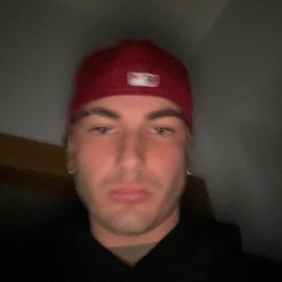 didierlopzz's profile picture. el amor está en el aire y el aire intoxicado