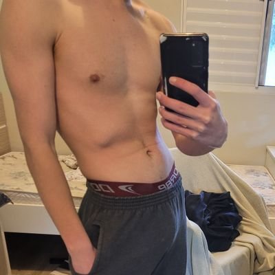 NSFW - Thrist Pics - 21 y/o - 🇧🇷🏳️‍🌈 - PT/EN ok - DM's open