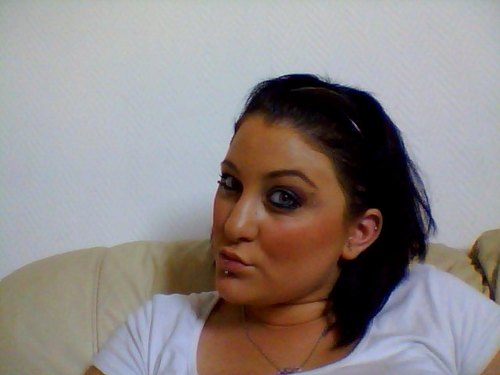 salut les gens , moi c clemence 19 ans en couple et maman dun petit leo 3