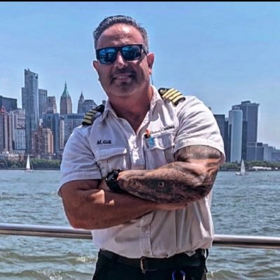 👨👦👦, 🗽⚓️🤙🏻, NYY ⚾️. LVR ☠️🏈, NYR 💙 🗽 🏒 ND☘️🏈, SPU 🦚🏀, MAAC 🏀💰, Golf 🏌🏻, sportsradio 🎙. Fantasy 🏈 & ATS 🤑 Stocks 📈, 👐🏻#Viva