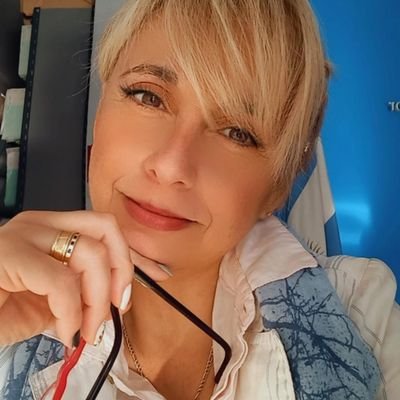 Hija, madre, amiga, docente, abogada.
Siempre al sur.