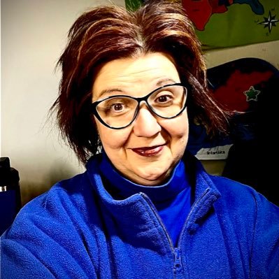 interests: online learning & education, politics, intercultural communication, caffeine, changing the 🌎 , self awareness, all things dogs.