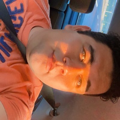 alexnajerad's profile picture. El que se pone el saco PIERDE 🤘🏻