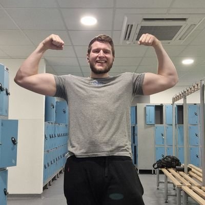 26 y/o
6ft2
Absurdly gangly.
MMA and Arsenal enthusiast.
Boxing fan.