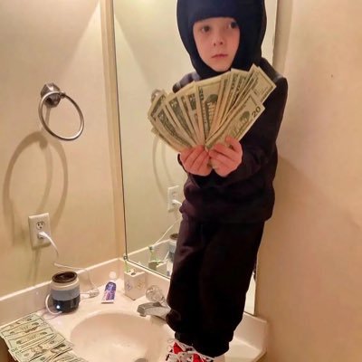 featuringdavid's profile picture. 2rL