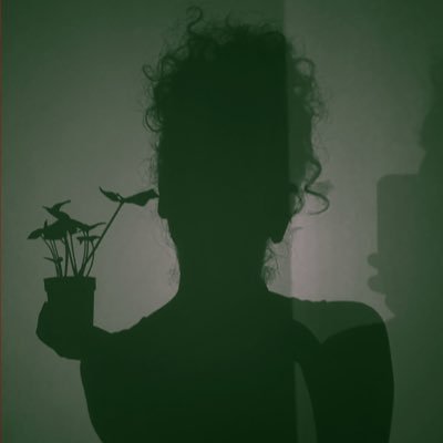 Safa_Almosawi's profile picture. امرأةٌ تُحب عاديتها.