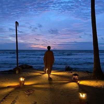 divanxiety's profile picture. Discomfort seeks me