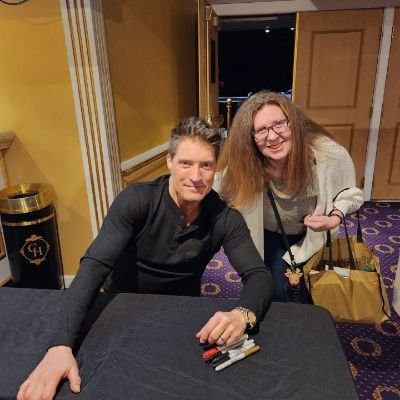 love to read, listen to music. mom, wife, been a Jack Wagner fan since I was 5. review books (sometimes a TV show or movie) unboxing.
https://t.co/uOi0JUKNY3