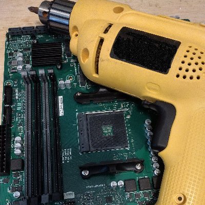 TechbenchTales's profile picture. Tech talk and stories about tech in retail and the interesting customers that come with it.

share your stories with us!
talesfromthetechbench@gmail.com