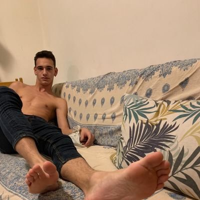 CarosoFederico's profile picture. 25 anni da Reggio Emilia 
Qualcuno che abbia voglia di fare qualcosa di interessante 🔞😈🍆👅👣💦🚬