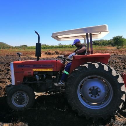 Small Scale Farming Artist. 
Intensive Land User. 
All Year Round Producer.
Agro-ecosystem Practitioner.
Researching on Regenerative & Integrated Agric.