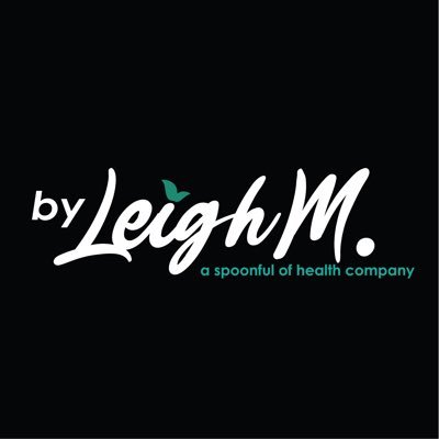 SimplyLeighM's profile picture. 