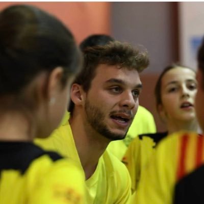 ser6icoll's profile picture. Entrenador d'hoquei patins. Periodista exercint la docència.