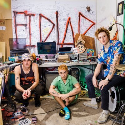 fidlarlyricbot's profile picture. tweeting @FIDLAR lyrics every hour, fan run