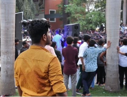 Ungal_Naan_'s profile picture. எண்ணம் போல் வழக்கை...
Believe in your infinite potential.
தலைவன் எவ்வழியோ அவ்வழியே  நாண்.