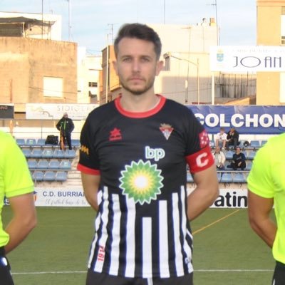 El fútbol como filosofía de vida.⚽⚽ ~Jugador del @CD_Almazora ⚪⚫ ~ Integrador y estudiante de Educador Social. 📚🎓 ~ rubenfonte88@hotmail.com 📩 #HazQueSuceda