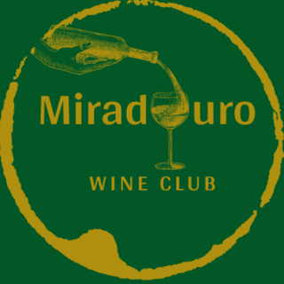 O Restaurante Miradouro Wine Club oferece cozinha inovadora baseada em ingredientes locais cultivados de forma sustentável e orgânica.