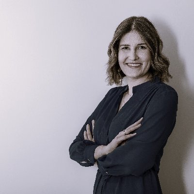Medienrechtlerin im Kampf gegen HateSpeech, unseriöse Berichterstattungen und unfähige Anwält:innen, Marken- und Urheberrechtsfan, liebt Pinguine und Pommes