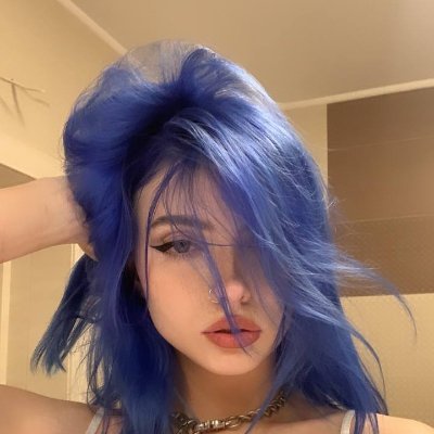 Just a blue haired girl 💙