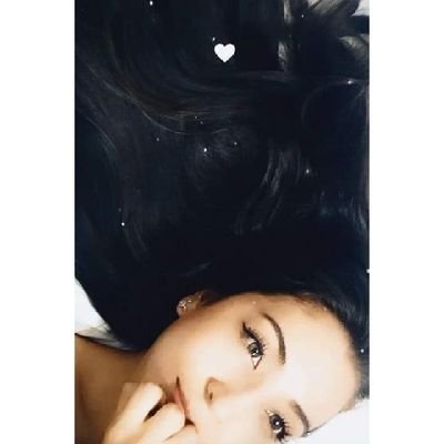 No soy mas que la unión de Fe, Danza, Intelectualidad y Pecas.
*Bailarina- Licenciada en Química🌺