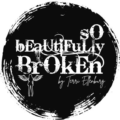 artist and owner at #sobeautifullybroken ((single mom, wine-o-holic, book nerd, & jewelry junkie))