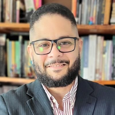 Pastor, escritor e compositor contemporâneo.