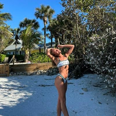 evayoder9's profile picture. 