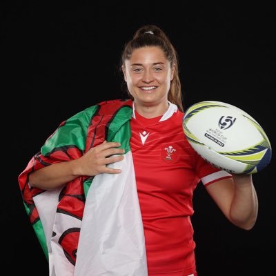 Wales Women 15s/7s Rugby Player  @exechiefswomen                      Previously @robynwilkins10