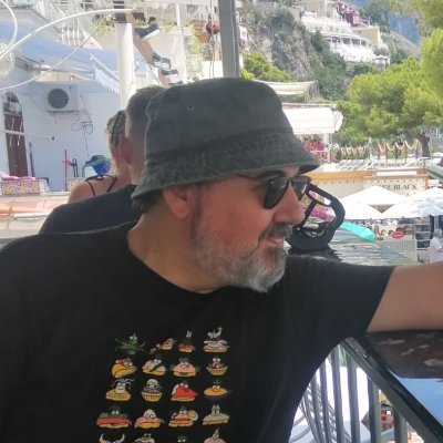 sakmidi's profile picture. 