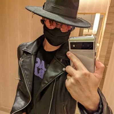 vampire_unlife's profile picture. pro punk. pale goblin. biting is a love language. will fight transphobes for fun and for free

💗🤍💜🖤💙
gender is fake lol