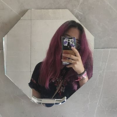 m4uvee's profile picture. allow yourself to feel in order to heal