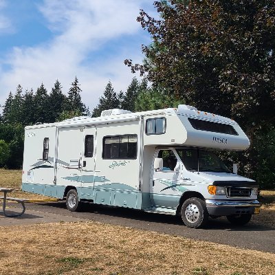 I'm a 2006 Itasca Spirit motorhome with a sunny disposition & a passion for helping others fall in love with RVing. Avail for rent! Insta: sunnyspiritRV