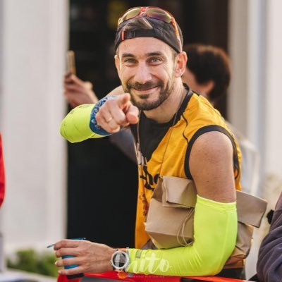 Malagueño,Malaguista y Andaluz de bandera. Amante de las tradiciones de su tierra y trotamontes de alegre espíritu ⛰🏃🏻‍♂️.