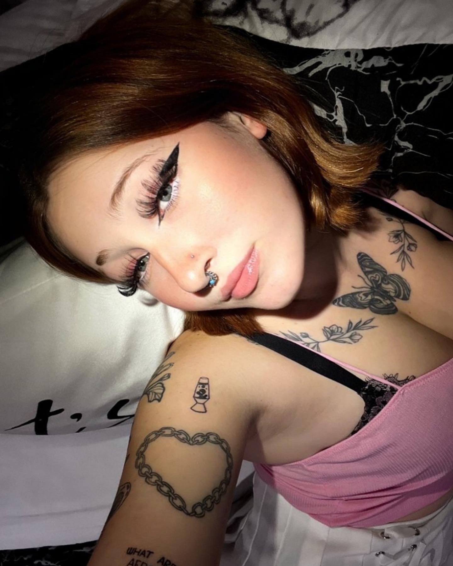 your fav anime e-girl
follow my main acc : @egirlgen