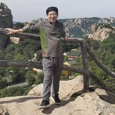 qiuzhaohe's profile picture. 闲云野鹤