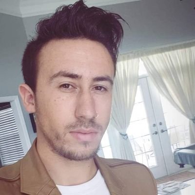 Washed gamer, used to do things in PUBG and COD. Occasionally stream from time to time