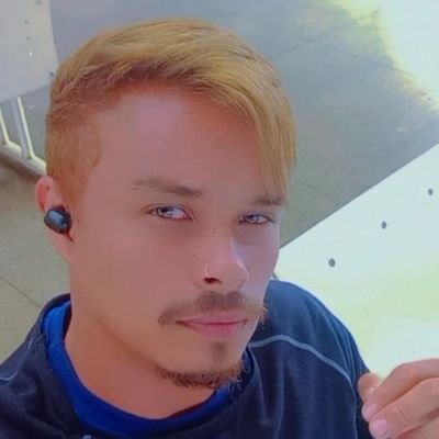 PipocoEstora's profile picture. Tenho a capacidade de se levantar das cinzas tão rápido como uma Fênix, essa é a parte mais assustadora da minha personalidade.
@Fabricio.pipoco