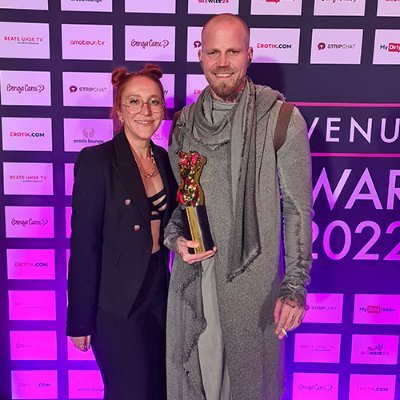 Ausgezeichnet als beste Marketing & Management Agentur 🏆 Werde heute noch Teil unserer Agentur und starte durch  🚀https://t.co/hP3YClckif