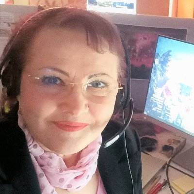 Viestintäasiantuntija / Communications Specialist.
Kiinnostunut viestinnän kehittämisestä ja todennut sen haasteellisuuden - toiveikas edelleen.
