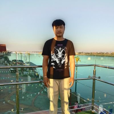 SnthyaWithi's profile picture. 