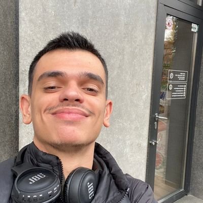 eelionmustafa's profile picture. 