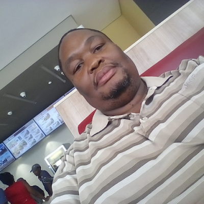 MoemaRalentiti's profile picture. 